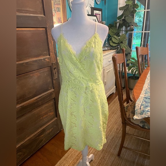 NWT Anthropologie Revolve Greylin Size L Tuluna Dress in Yellow Lace Mini - Picture 1 of 7